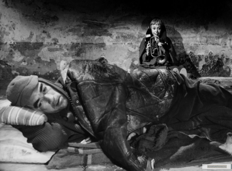 «Дорога» - «La strada» (реж. Федерико Феллини, 1954) - Джульетта Мазина, Энтони Куинн - фильм (фото, кадр)