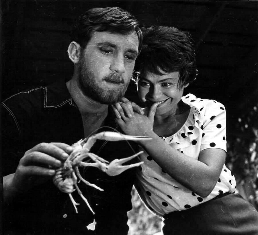 «Короткие встречи» (1967) - Кира Муратова и Владимир Высоцкий - фильм (фото, кадр)