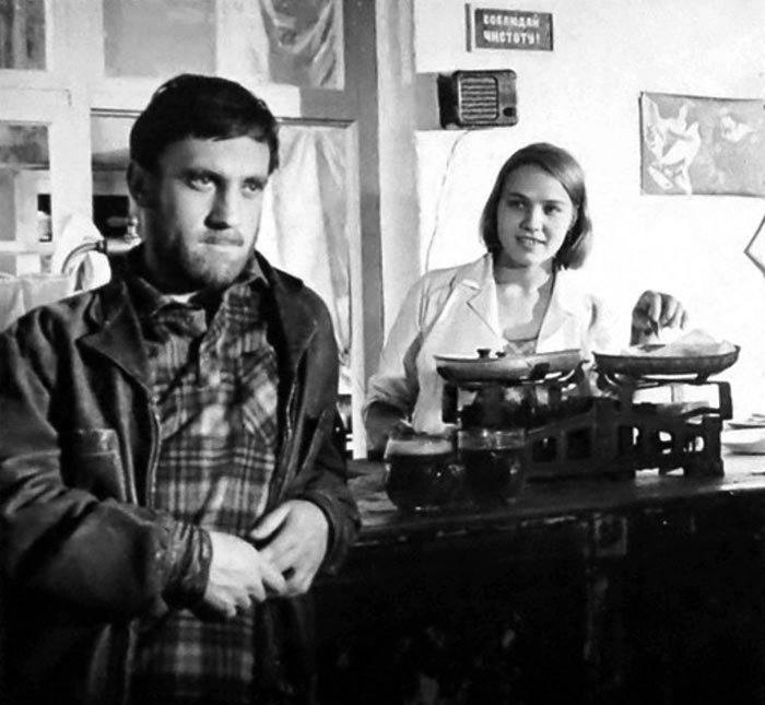 «Короткие встречи» (реж. Кира Муратова, 1967) - Нина Русланова, Владимир Высоцкий - фильм (фото, кадр)