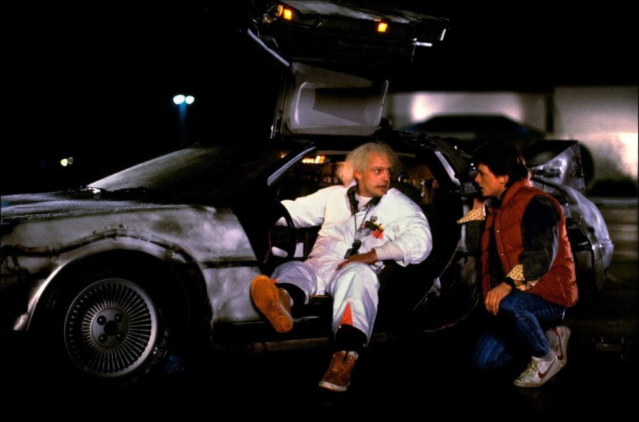 «Назад в будущее I» - «Back to the Future I» (Роберт Земекис, Стивен Спилберг, 1985) — Майкл Дж. Фокс («Марти Макфлай»), Кристофер Ллойд  («Док - Эмметт Браун») - фильм (фото, кадр)