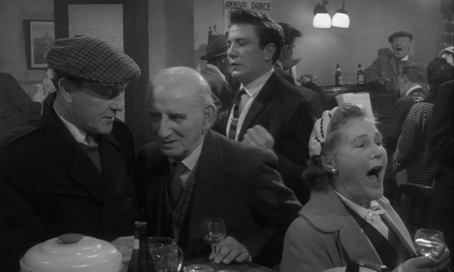 «Saturday Night and Sunday Morning»/ «В субботу вечером, в воскресенье утром» (Карел Рейш, 1960) - фильм (фото, кадр)